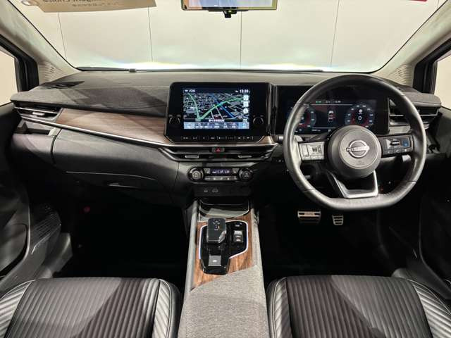 ノートオーラ1.2 G FOUR レザーエディション 4WD