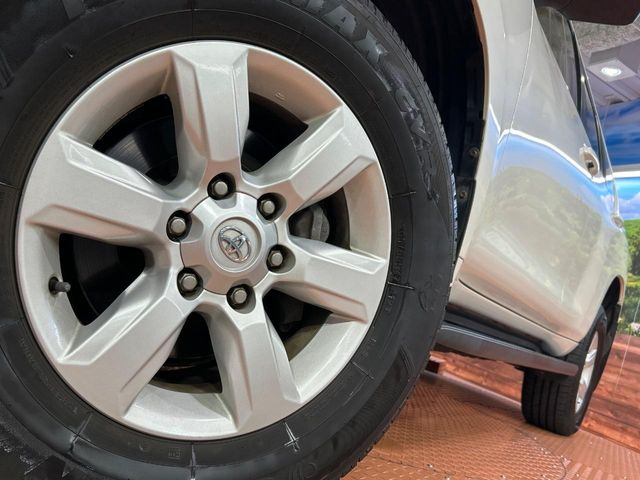 �y����17�C���`�A���~�z�C�[���z�O�ςɃ}�b�`���������A���~�z�C�[���𑕒����Ă���܂��B�e��ЊO�A���~�z�C�[����A�X�^�b�h���X�^�C�����戵�����Ă���܂��B���񂲑��k����������