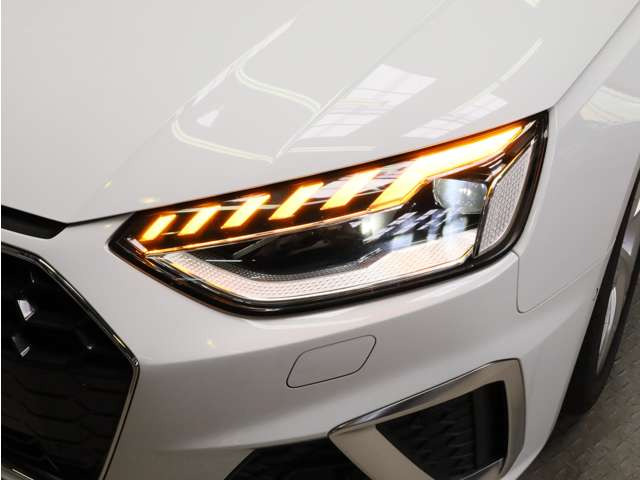 A4アバント45 TFSI クワトロ Sライン 4WD