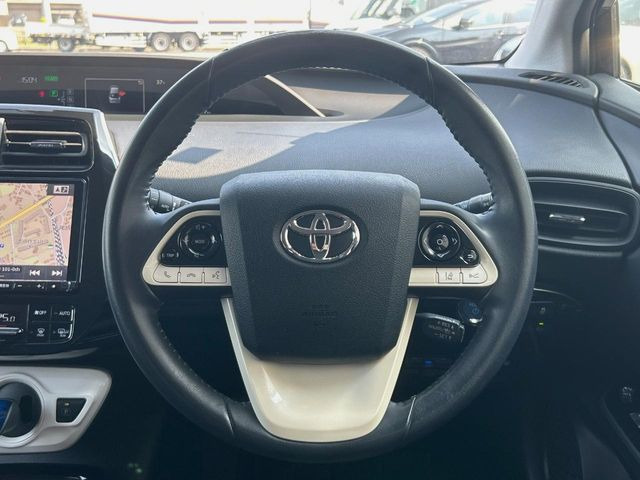 プリウス1.8 S セーフティ プラス