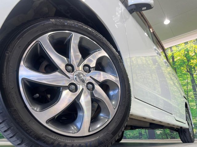 �y����14�C���`�A���~�z�C�[���z�O�ςɃ}�b�`���������A���~�z�C�[���𑕒����Ă���܂��B�e��ЊO�A���~�z�C�[����A�X�^�b�h���X�^�C�����戵�����Ă���܂��B���񂲑��k����������
