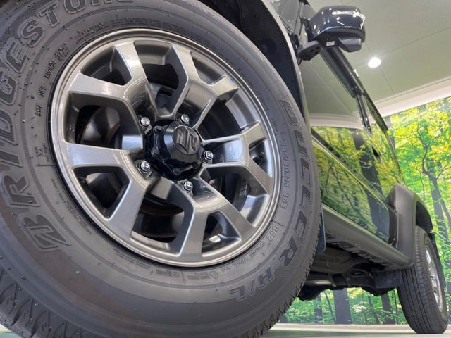 �y����15�C���`�A���~�z�C�[���z�O�ςɃ}�b�`���������A���~�z�C�[���𑕒����Ă���܂��B�e��ЊO�A���~�z�C�[����A�X�^�b�h���X�^�C�����戵�����Ă���܂��B���񂲑��k����������