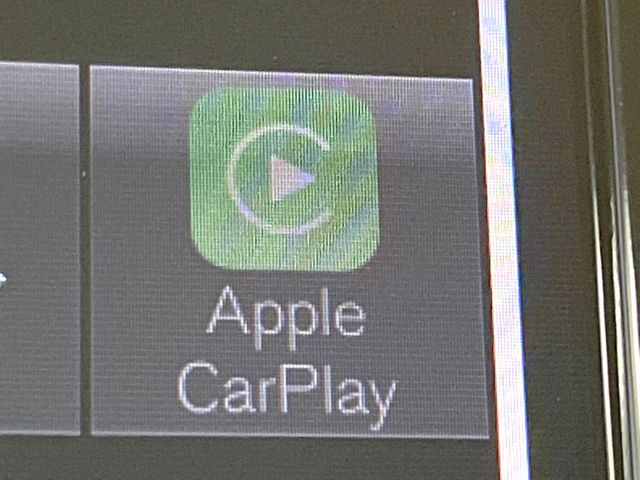 ��Apple Car Play:�X�}�z�Ƃ̗L���ڑ��ŁA�i�r�E�I�[�f�B�I�Đ��ȂǃX�}�z�̃A�v���@�\����ʂł��g����֗��@�\�ł�!