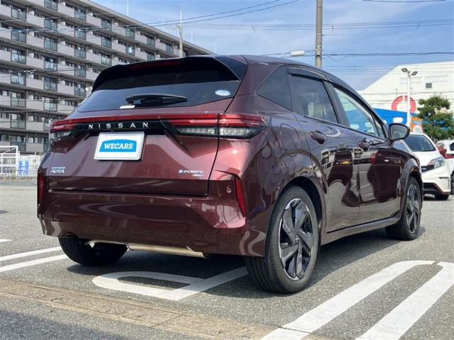 ノートオーラ1.2 G FOUR レザーエディション 4WD