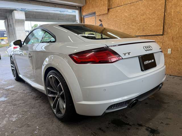TTクーペ2.0 TFSI クワトロ Sラインパッケージ 4WD