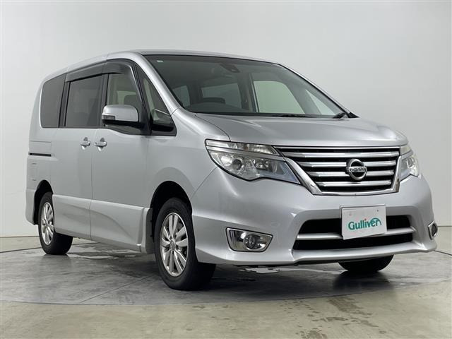 セレナ2.0 ハイウェイスター Vセレクション+Safety 4WD
