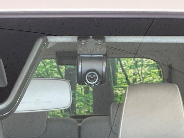 【ドライブレコーダー】ドライブレコーダー装備!走行中はもちろん、あおり運転や事故に遭遇した際、映像で記録し、万一のリスクに備えます。※記録用SDカードはお客様ご自身でご準備いただく必要があります。
