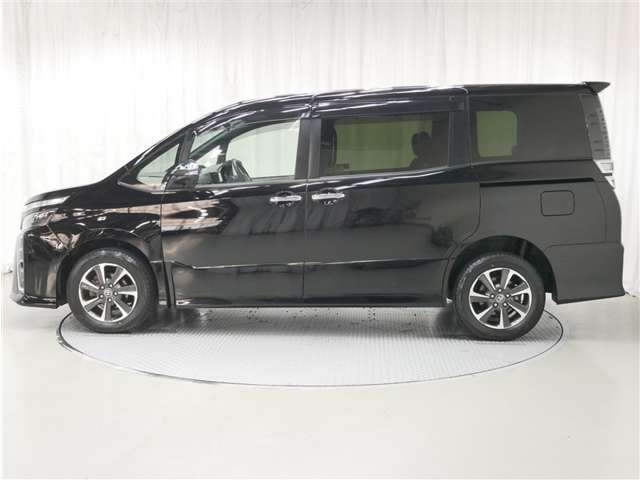 ヴォクシー2.0 ZS 煌III 4WD