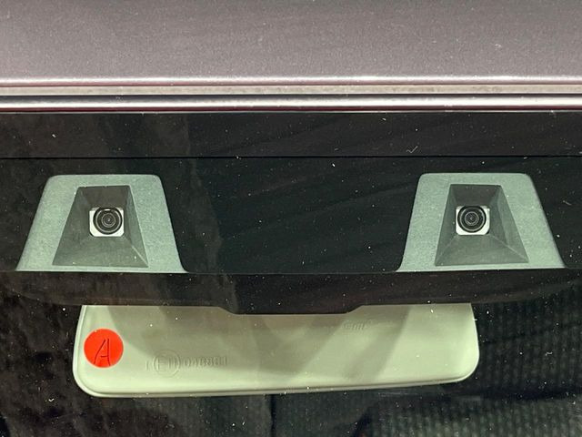 【スズキ セーフティサポート】走行中に前方の車両等を認識し、衝突しそうな時は警報とブレーキで衝突回避と被害軽減をアシスト。より安全にドライブをお楽しみいただけます。