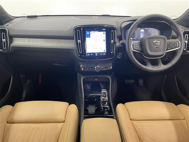 XC40B4 AWD インスクリプション 4WD