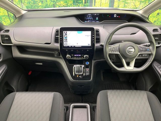 セレナ1.2 e-POWER ハイウェイスターV