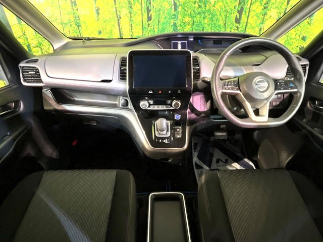 セレナ1.2 e-POWER ハイウェイスターV