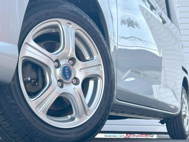 �y14�C���`�A���~�z�C�[���z�O�ςɃ}�b�`�����A���~�z�C�[���𑕒����Ă���܂��B�e��A���~�z�C�[����A�X�^�b�h���X�^�C�����戵�����Ă���܂��B���񂲑��k����������
