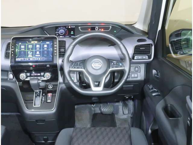 セレナ2.0 ハイウェイスターV 4WD