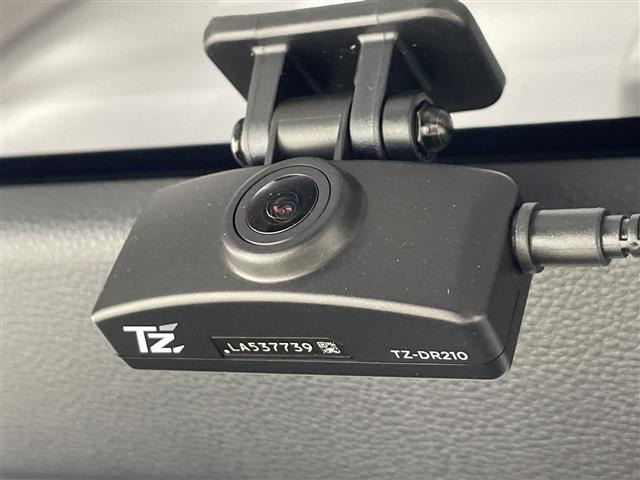 プリウス1.8 U E-Four 4WD