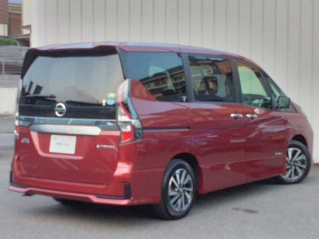 セレナ1.2 e-POWER ハイウェイスターV