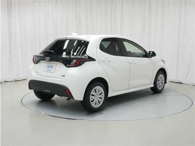 ヤリス1.5 ハイブリッド X E-Four 4WD