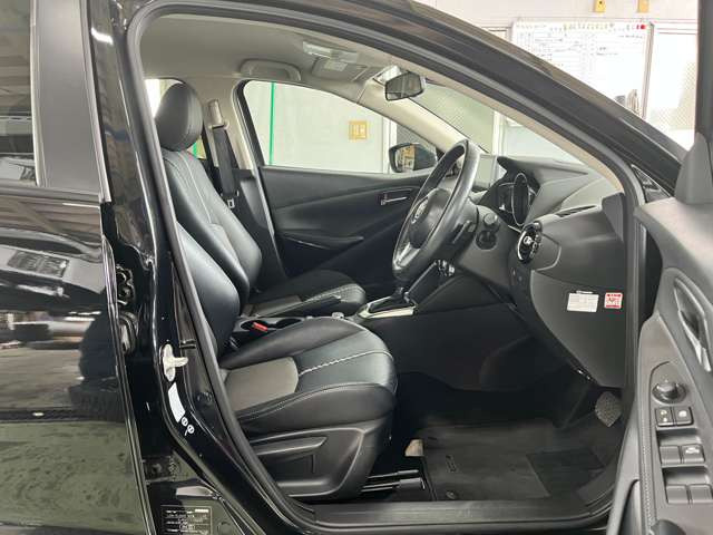 デミオ1.5 XD ブラック レザー リミテッド 4WD