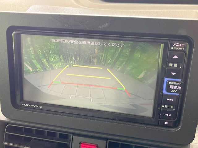【バックカメラ】駐車時に後方がリアルタイム映像で確認できます。大型商業施設や立体駐車場での駐車時や、夜間のバック時に大活躍!運転スキルに関わらず、今や必須となった装備のひとつです!