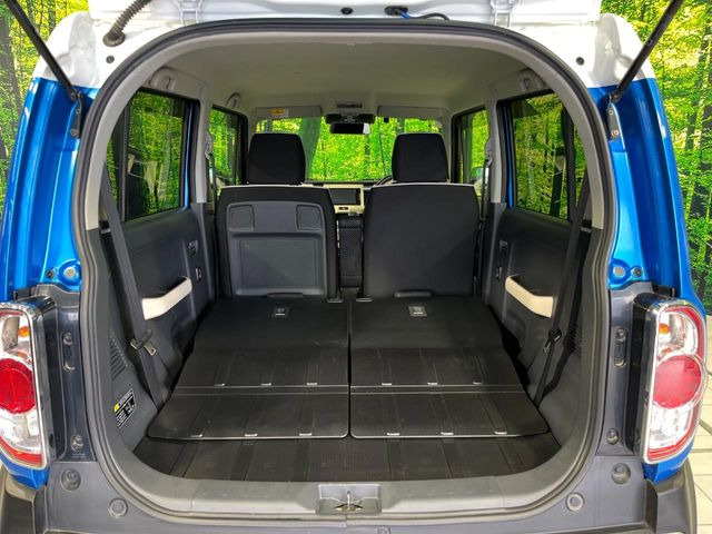普段のお買い物や通勤、送迎等に十分な荷室スペースを確保しております。セカンドシートを倒すと、大きな荷物の積載も可能です♪