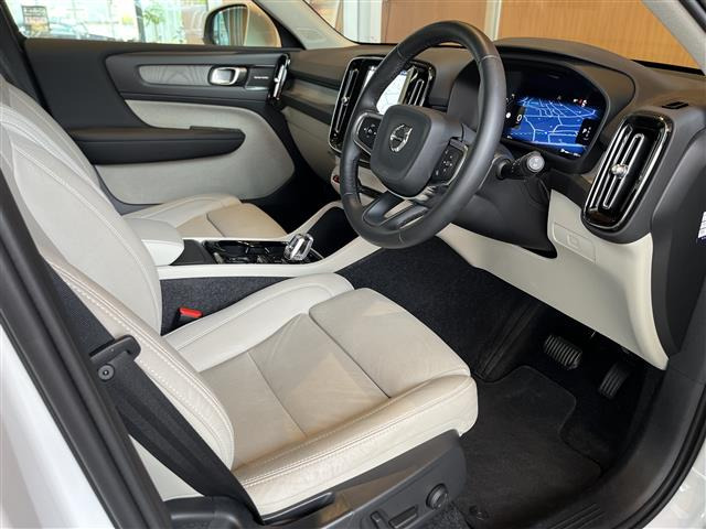 XC40ウルトラ B4 AWD 4WD