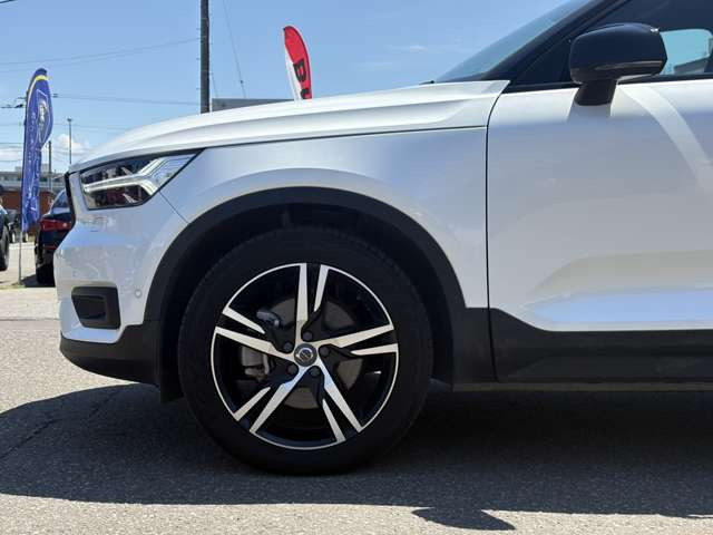 XC40B4 AWD Rデザイン 4WD