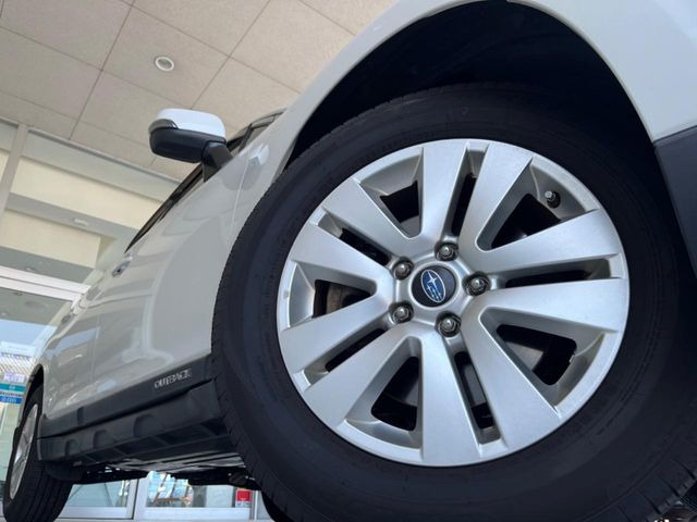 �y����17�C���`�A���~�z�C�[���z�O�ςɃ}�b�`���������A���~�z�C�[���𑕒����Ă���܂��B�e��ЊO�A���~�z�C�[����A�X�^�b�h���X�^�C�����戵�����Ă���܂��B���񂲑��k����������