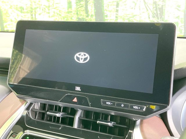 【12.3インチワイドナビ】高級感とインパクトのある大型ワイドナビを装備。各種オーディオ操作はもちろん、横長ワイド画面でのマップ2分割表示など、利便性も高いナビです♪