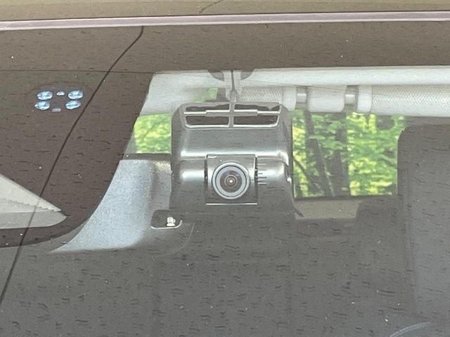 【ドライブレコーダー】ドライブレコーダー装備!走行中はもちろん、あおり運転や事故に遭遇した際、映像で記録し、万一のリスクに備えます。※記録用SDカードはお客様ご自身でご準備いただく必要があります。
