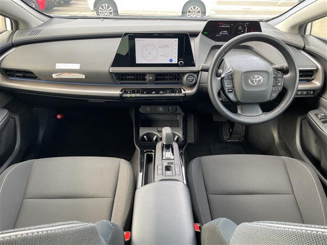 プリウス2.0 G E-Four 4WD
