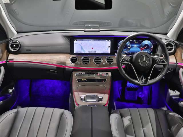 EクラスE450 4マチック エクスクルーシブ 4WD