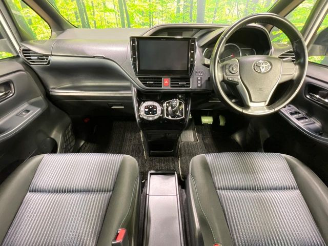 ヴォクシー1.8 ハイブリッド ZS 煌II