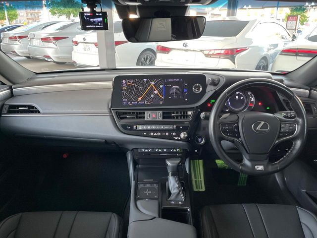 ES300h Fスポーツ