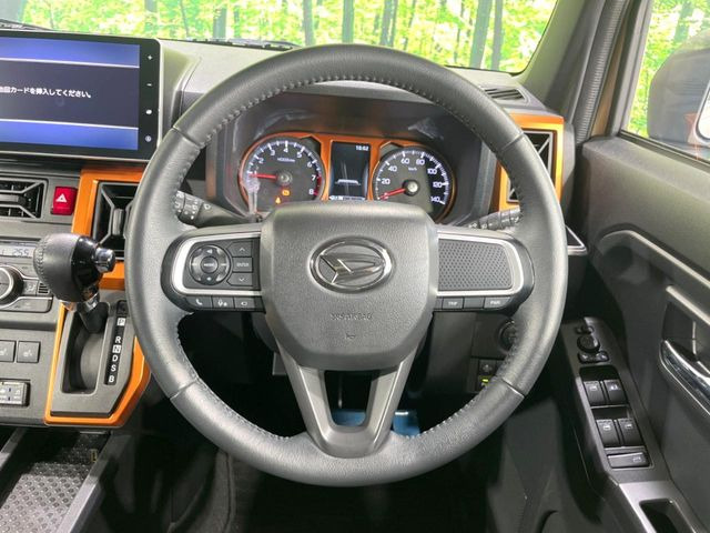 【純正革巻きステアリング】上質な革を使用することで、手にしっかり馴染みとても運転しやすいハンドルです♪