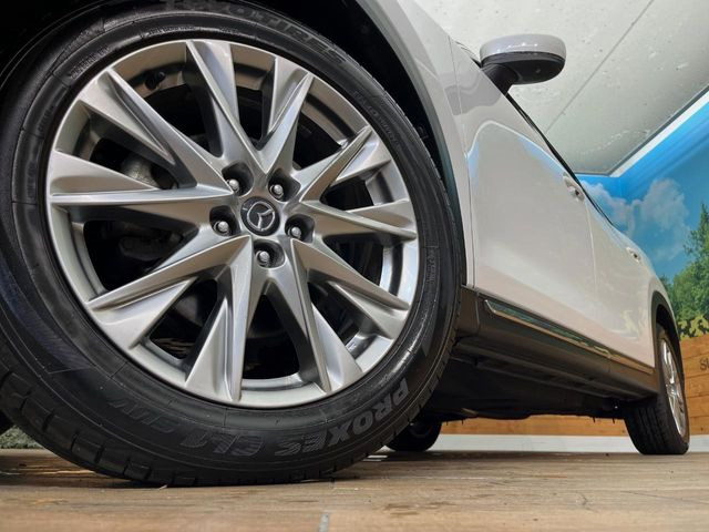 �y����19�C���`�A���~�z�C�[���z�O�ςɃ}�b�`���������A���~�z�C�[���𑕒����Ă���܂��B�e��ЊO�A���~�z�C�[����A�X�^�b�h���X�^�C�����戵�����Ă���܂��B���񂲑��k����������