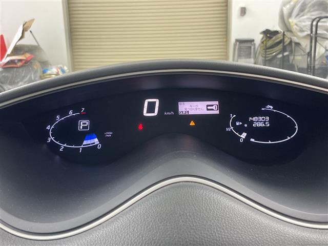 セレナ2.0 ハイウェイスター Vセレクション+Safety 4WD