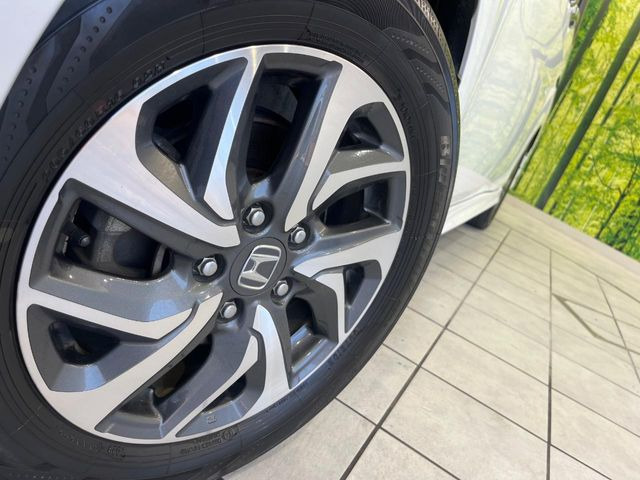 �y����16�C���`�A���~�z�C�[���z�O�ςɃ}�b�`���������A���~�z�C�[���𑕒����Ă���܂��B�e��ЊO�A���~�z�C�[����A�X�^�b�h���X�^�C�����戵�����Ă���܂��B���񂲑��k����������