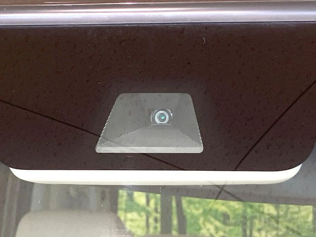 �y�z���_�Z���V���O�z���s���ɑO���̎ԗ�����F�����A�Փ˂������Ȏ��͌x��ƃu���[�L�ŏՓˉ���Ɣ�Q�y�����A�V�X�g�B�����S�Ƀh���C�u�����y���݂��������܂��B