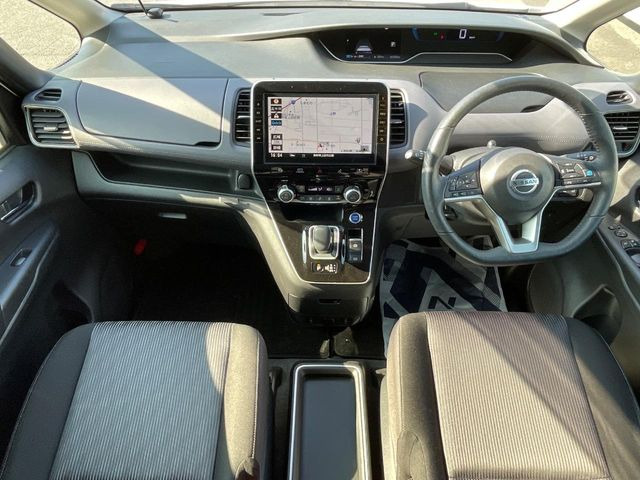 セレナ1.2 e-POWER ハイウェイスターV