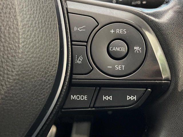 【トヨタセーフティセンス】走行中に前方の車両等を認識し、衝突しそうな時は警報とブレーキで衝突回避と被害軽減をアシスト。より安全にドライブをお楽しみいただけます。