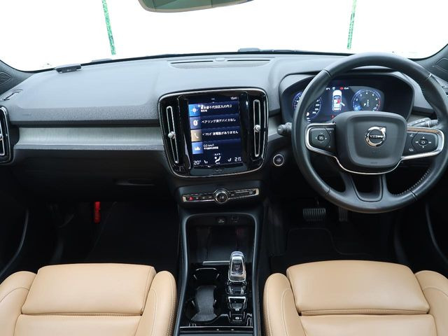 XC40B4 AWD インスクリプション 4WD