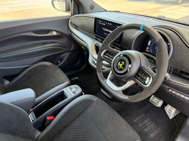 アバルト500eツーリズモ