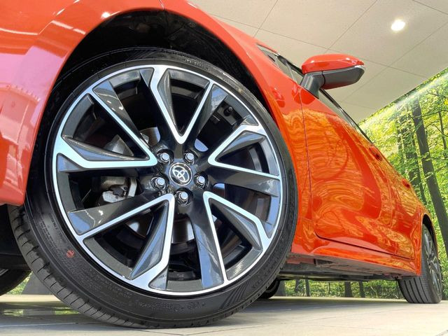 �y�����A���~�z�C�[���z�O�ςɃ}�b�`���������A���~�z�C�[���𑕒����Ă���܂��B�e��ЊO�A���~�z�C�[����A�X�^�b�h���X�^�C�����戵�����Ă���܂��B���񂲑��k����������