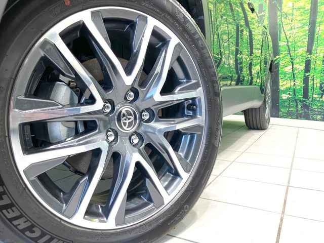 �y18�C���`�A���~�z�C�[���z�O�ςɃ}�b�`�����A���~�z�C�[���𑕒����Ă���܂��B�e��A���~�z�C�[����A�X�^�b�h���X�^�C�����戵�����Ă���܂��B���񂲑��k����������
