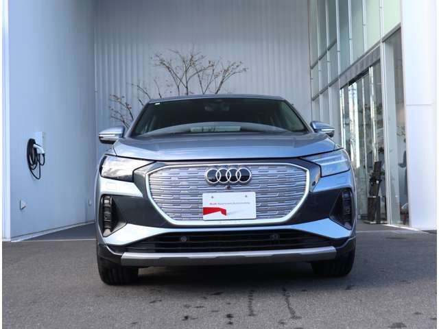 Q4スポーツバックe-tron40 アドバンスド