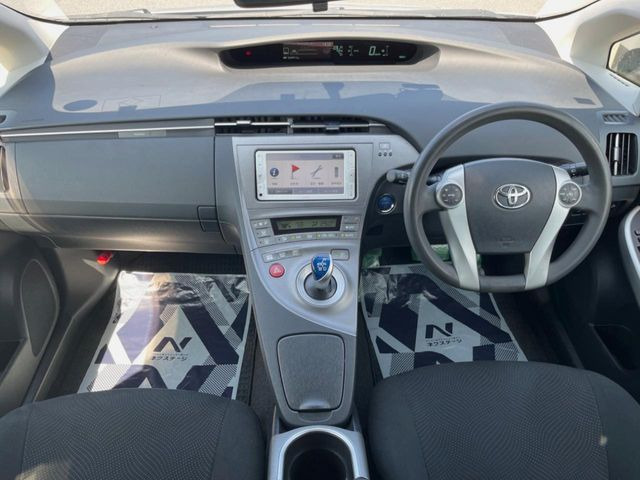 プリウス1.8 S