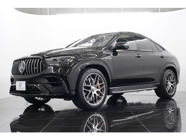 SUV�ł����N�[�y�`��ɂȂ��Ă���A���͂���{�f�B�ł����X�|�[�c���ӎ��������Ԃł��鎖���킩��܂��B