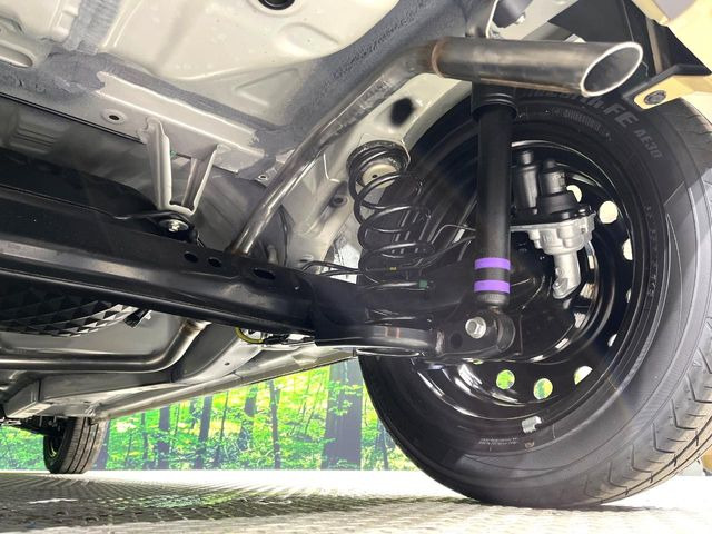 お車を安心してお乗りいただく為には、足回りの定期点検が欠かせません。サービスサポート(有償保証)では無料点検もご提供しており、安心のカーライフをお過ごしいただけるサポート体制が整っています。