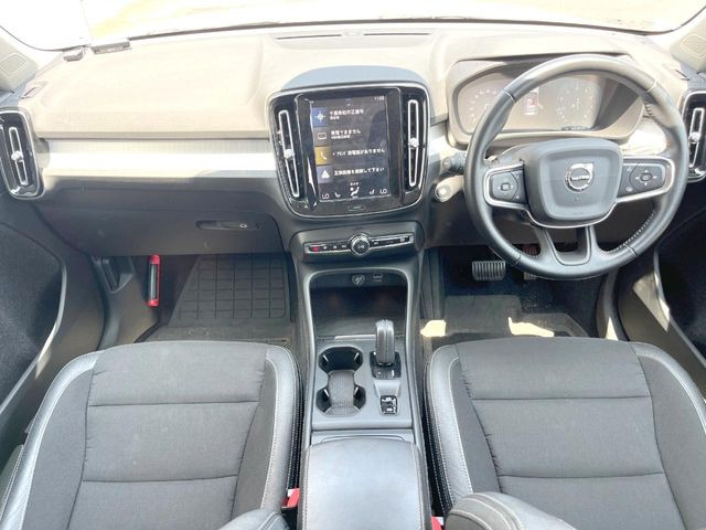 XC40T4 モメンタム