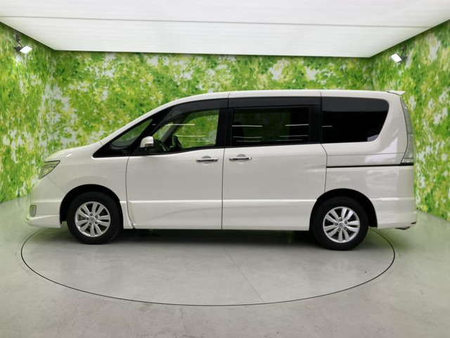 セレナ2.0 ハイウェイスター アドバンスドセーフティパッケージ 4WD